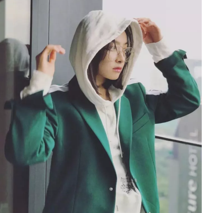 今年秋冬最chic！原來短發(fā)和帽子這么配??！