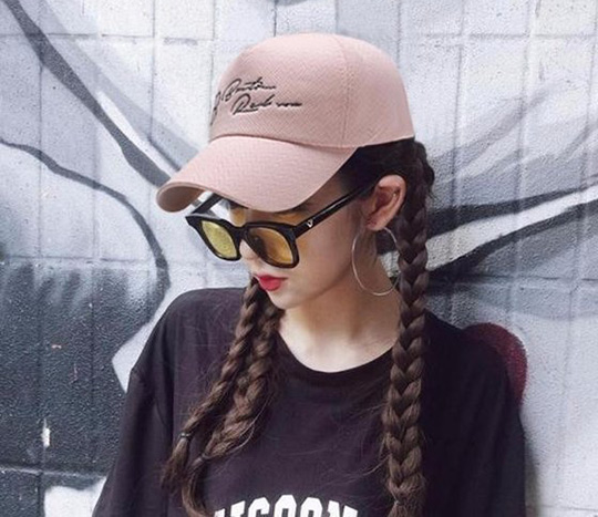 美麗的帽子，帶給你不一樣的春天